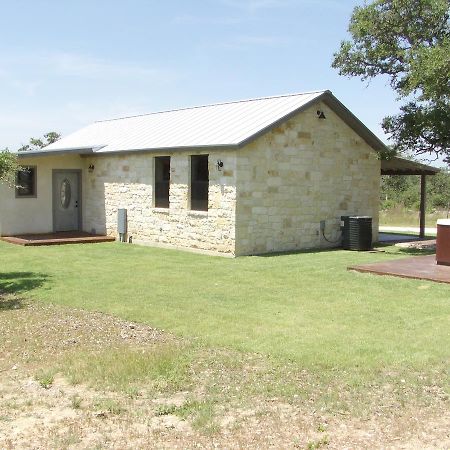 Breezy Hills Cottages - Hill Top Cottage Fredericksburg Bagian luar foto