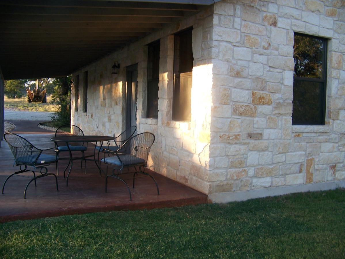 Breezy Hills Cottages - Hill Top Cottage Fredericksburg Bagian luar foto