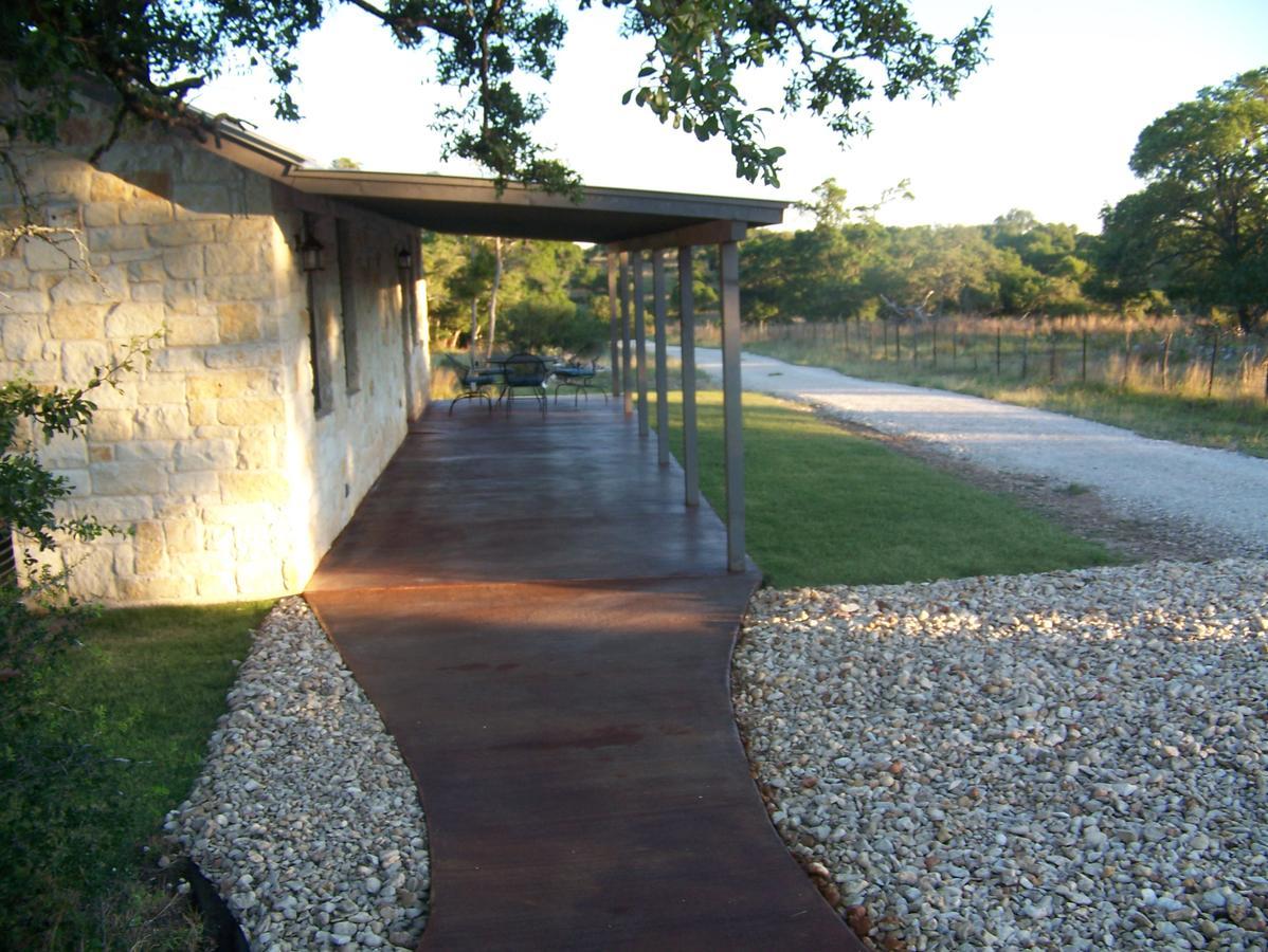 Breezy Hills Cottages - Hill Top Cottage Fredericksburg Bagian luar foto