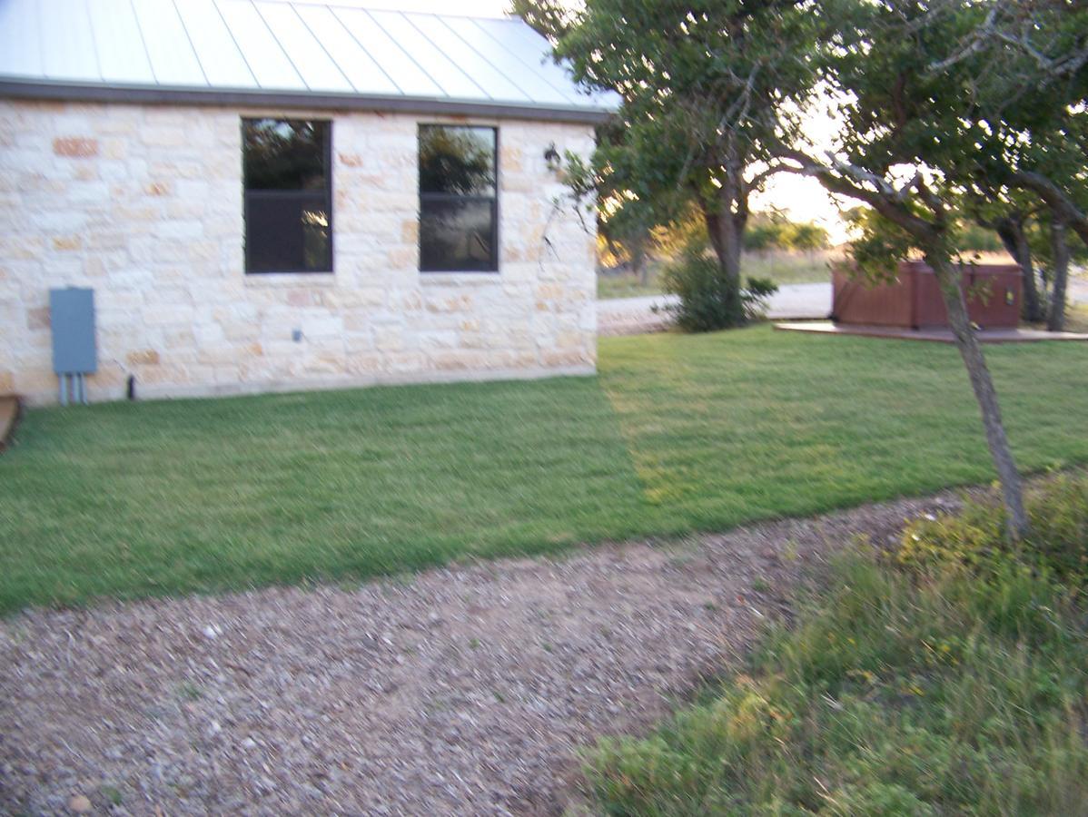 Breezy Hills Cottages - Hill Top Cottage Fredericksburg Bagian luar foto