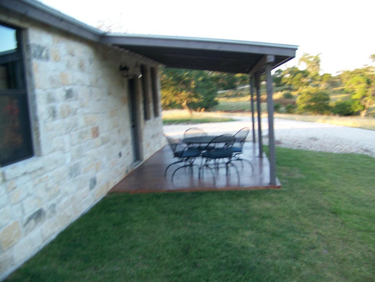 Breezy Hills Cottages - Hill Top Cottage Fredericksburg Bagian luar foto