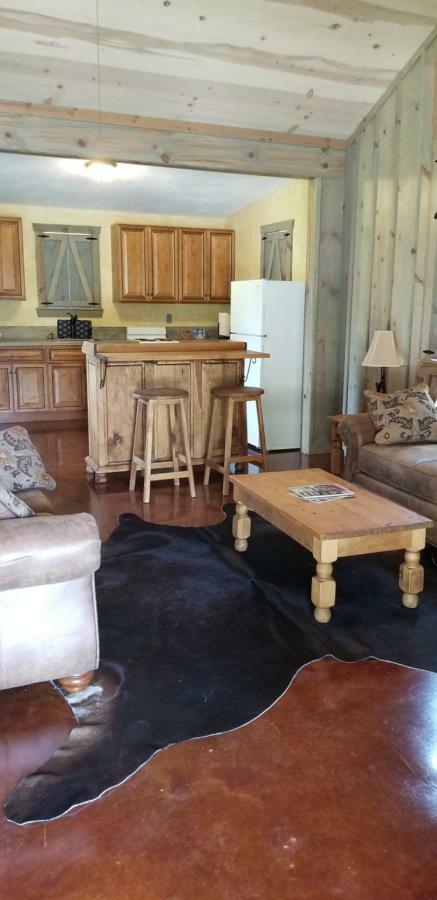 Breezy Hills Cottages - Hill Top Cottage Fredericksburg Bagian luar foto